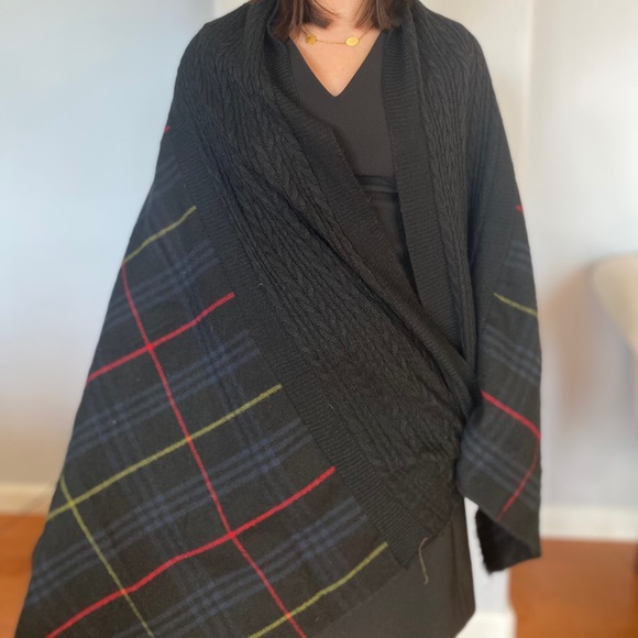 Shawl - Picture 1 of 2